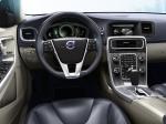 Volvo V60 Plug-in Hybrid 2011 года